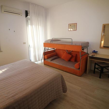 Hotel Firenze Caorle Exterior foto