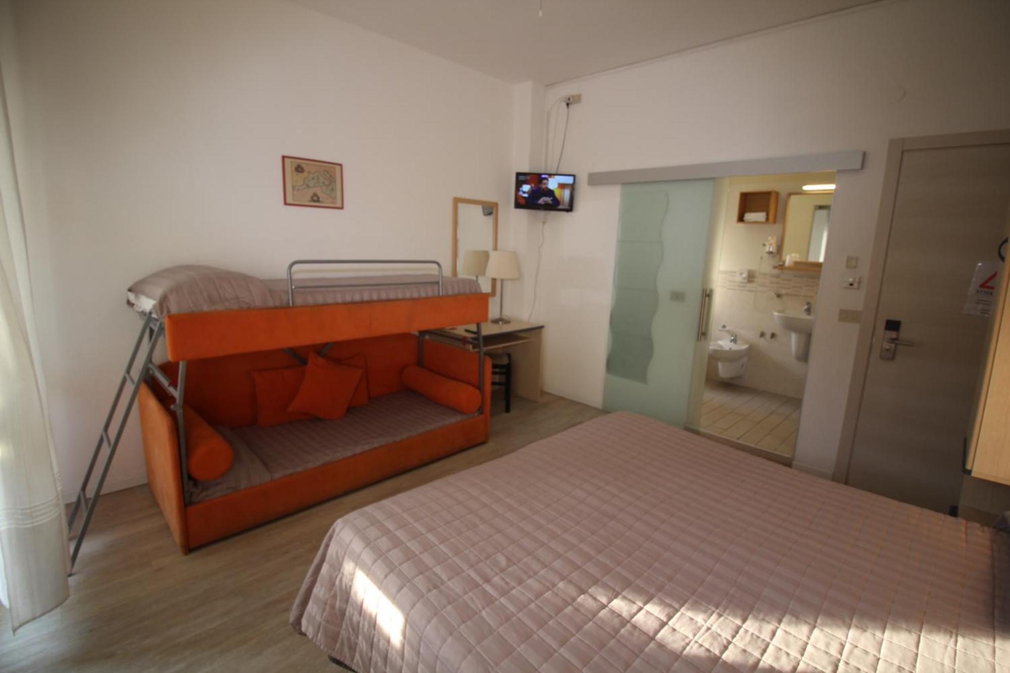 Hotel Firenze Caorle Exterior foto